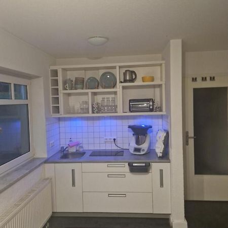 Souterrain-Wohnung Mit Kostenlosem Stellplatz Leipzig Eksteriør bilde