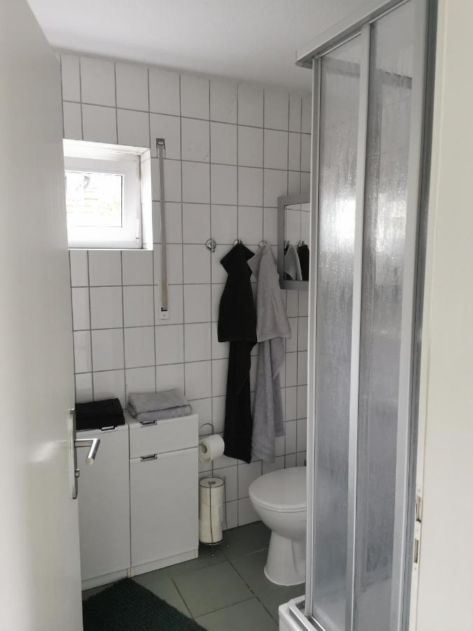 Souterrain-Wohnung Mit Kostenlosem Stellplatz Leipzig Eksteriør bilde